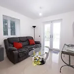 Affleck Retreat 4 - Sja Stays - Modern 1 Bed Apartment